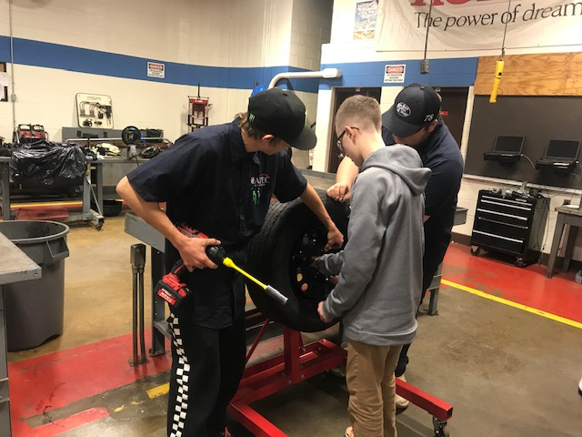 Auto Service Tech Students